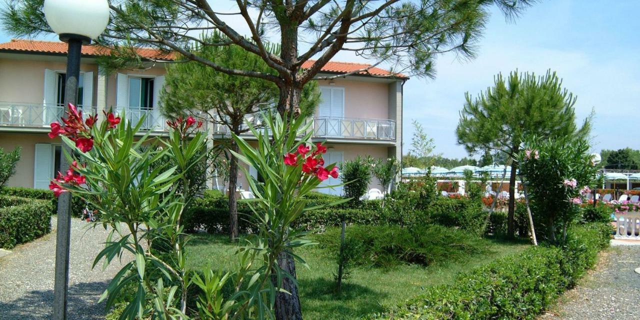 Oleandri Suite Hotel Vada Ngoại thất bức ảnh